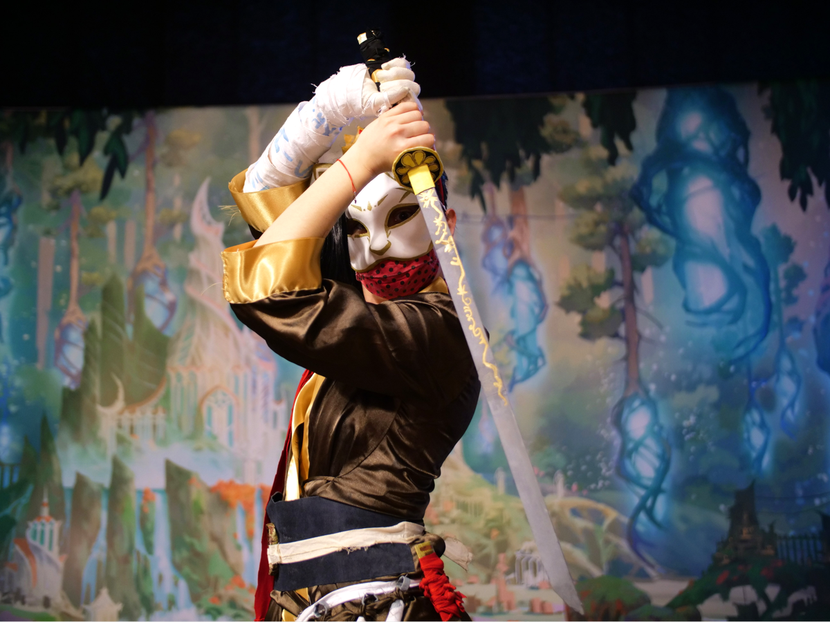 Ira, Crimson Haze cosplay